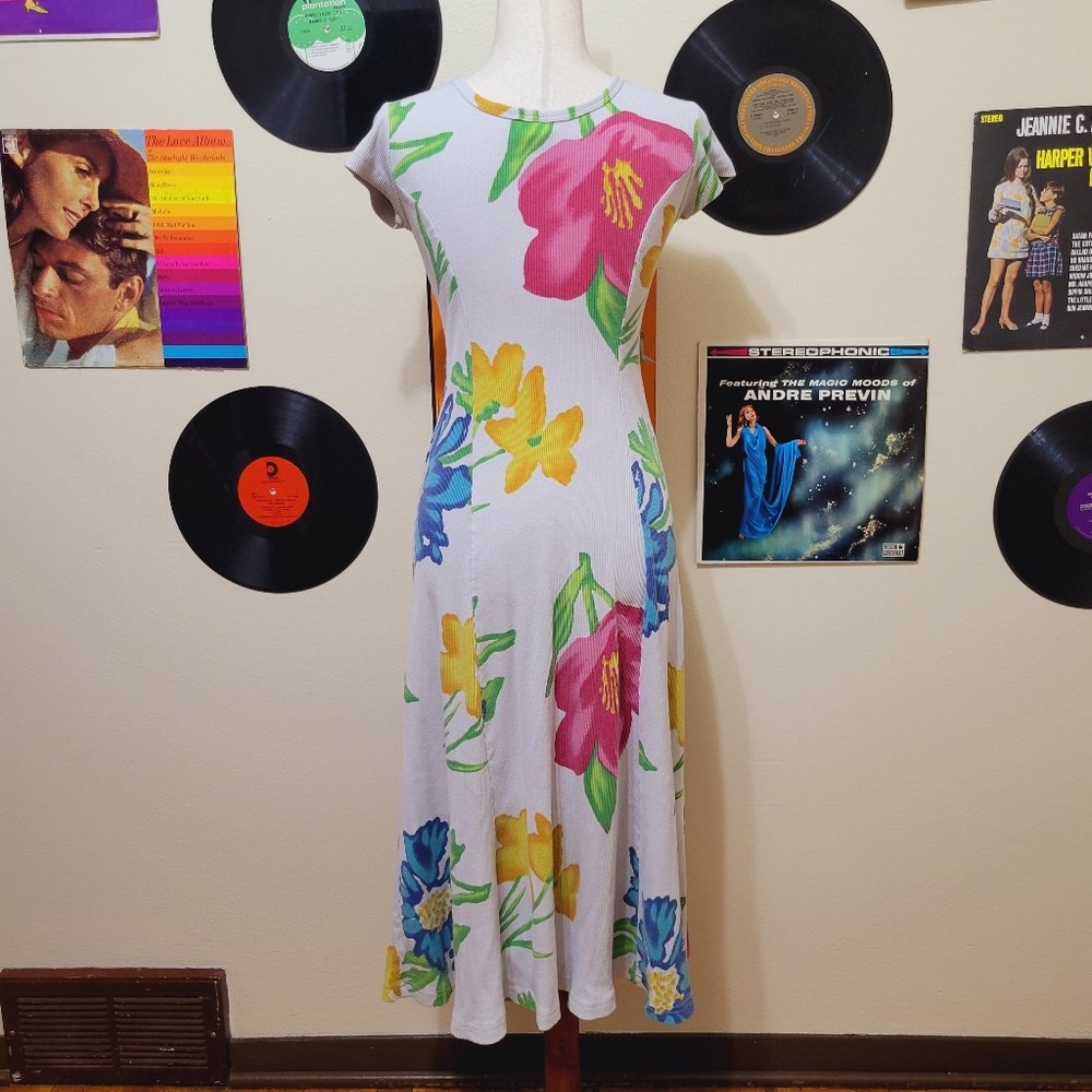 La Fete | Vintage Bright Floral Rib Knit Midi Dress - Picture 5 of 6